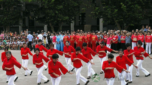 中国的广场舞怎么火起来的