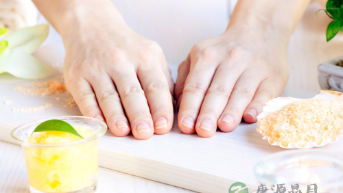 得了灰指甲用口服药or外用药？