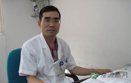 南方医科大学珠江医院皮肤科主任邱贤文:单靠外用药难以治愈灰指甲 南方医科大学珠江医院皮肤科主任邱贤文:单靠外用药难以治愈灰指甲