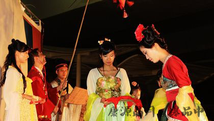 偷菜、骂中秋 各地中秋节习俗大盘点