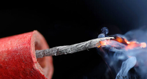 过年放鞭炮的寓意