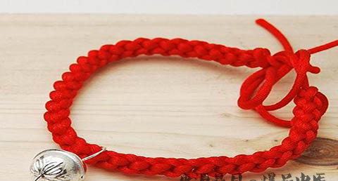 本命年红绳戴哪只手 本命年红绳戴哪只手