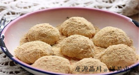 小雪为什么要品尝糍粑