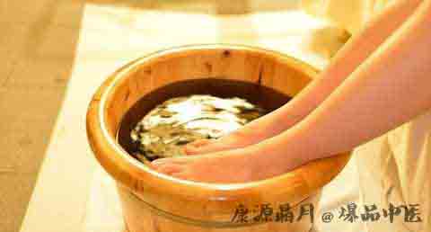 三伏天用什么泡脚最好