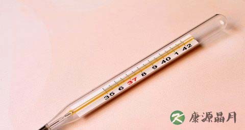 夏天发烧敷冷毛巾还是热毛巾好