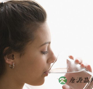 酷热八月养生有“四宜六怕”