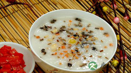 秋季喝粥最养人 适宜煲粥的8种食材
