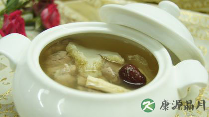 秋季喉咙痛煲什么汤好