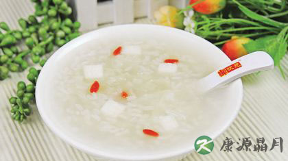 秋季口干舌燥吃什么好