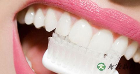 牙齿变黑的原因