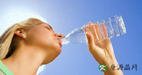 喉咙发炎喝开水好吗