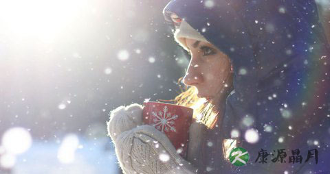 为什么一到冬天嘴就起皮 为什么一到冬天嘴就起皮