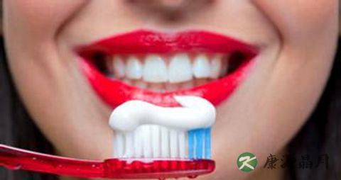 刷牙出血是怎么回事