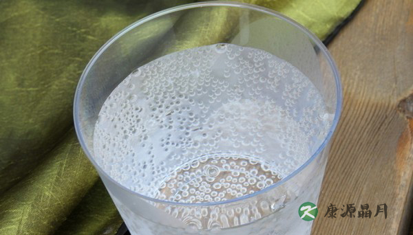 雪碧腐蚀易拉罐？