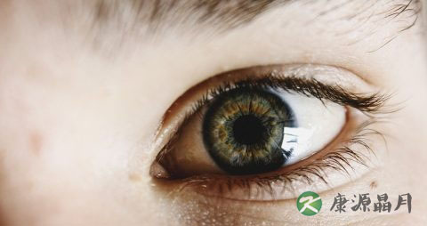 成人经常眨眼睛是怎么回事 成人经常眨眼睛是怎么回事