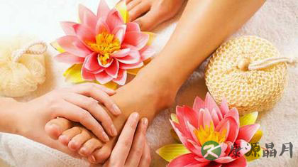 按摩脚心，补肾强身还美容