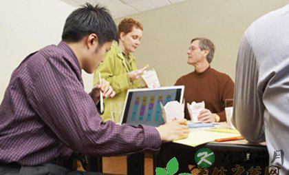 五大最伤胃的习惯 你中招没