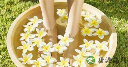 痛风泡脚可以治疗吗