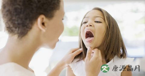 鱼刺卡到喉咙里面怎么办 鱼刺卡到喉咙里面怎么办