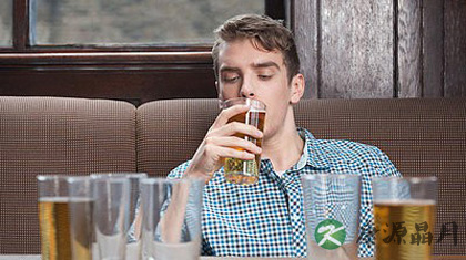 同学聚餐酒精中毒身亡 酒精中毒有哪些症状