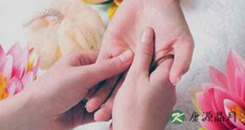 冬天手裂用什么能预防