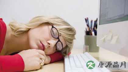 趴桌睡觉有什么危害