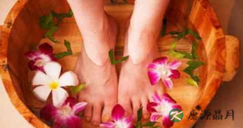 三伏天泡脚出汗多好吗