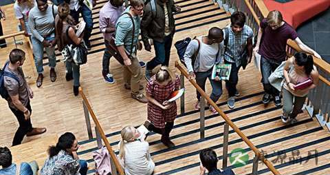 爬楼梯消耗的热量