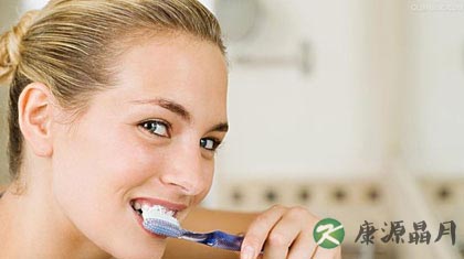 嘴巴苦是怎么回事