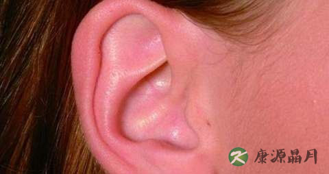 耳朵里面疼是怎么回事