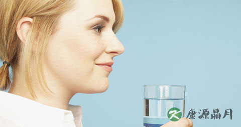 多囊卵巢综合症是怎么引起的