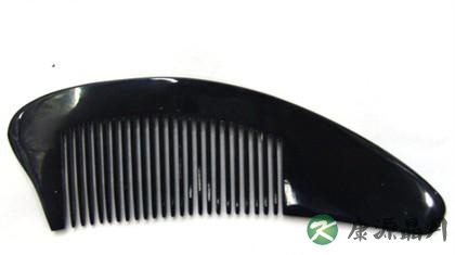 秋天怎么护理头发 头发干燥吃什么 秋天怎么护理头发 头发干燥吃什么