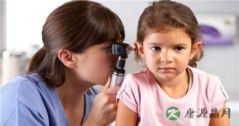 耳朵里面痒是怎么回事