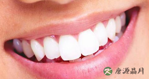 牙齿黄是什么原因