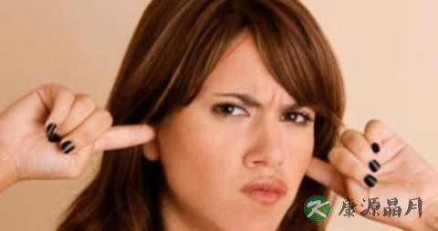 耳朵里面疼是怎么回事