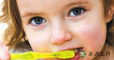 牙齿黄是什么原因