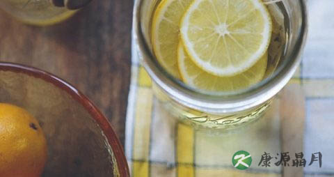 柠檬泡水的正确方法