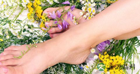 手上起小水泡怎么回事