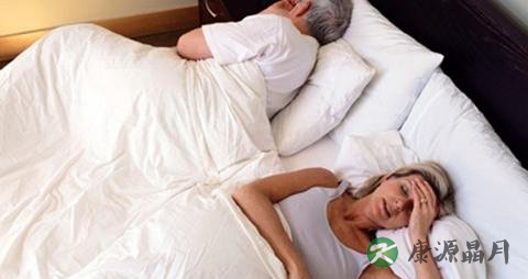 早酒晚茶黎明色 中医养生三大忌