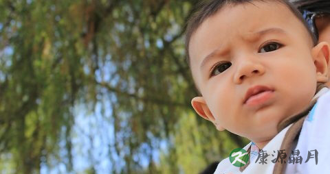 2岁宝宝经常眨眼睛怎么回事 2岁宝宝经常眨眼睛怎么回事