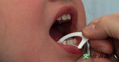 牙线的正确使用方法