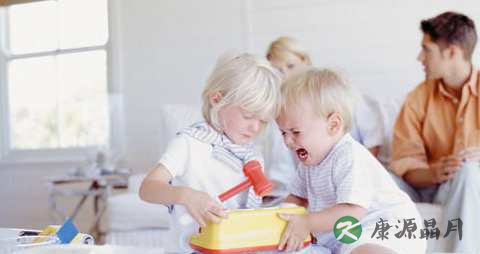 三岁小孩经常眨眼睛是怎么回事