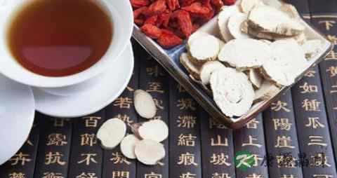 喝中药能吃面包吗