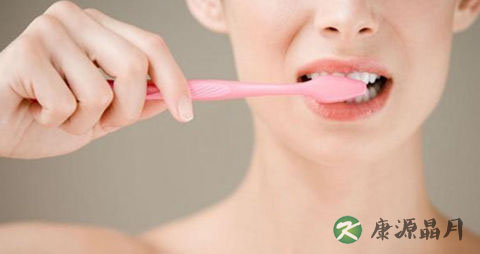 牙龈出血是什么原因