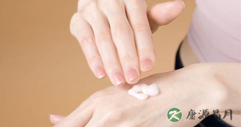 冬天手为什么容易脱皮 冬天手为什么容易脱皮