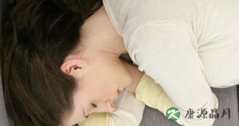 吃完药别着急躺下