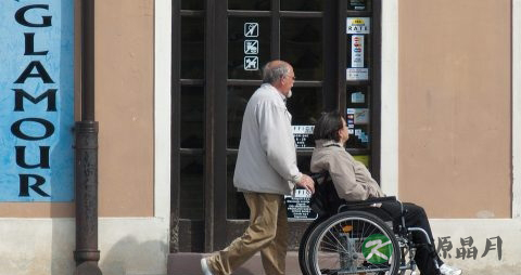 膝盖有响声是怎么回事