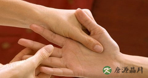 到了冬天手心就会出汗怎么回事