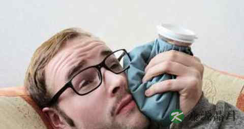 牙龈上火肿痛怎么办