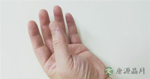 少商穴的按摩手法